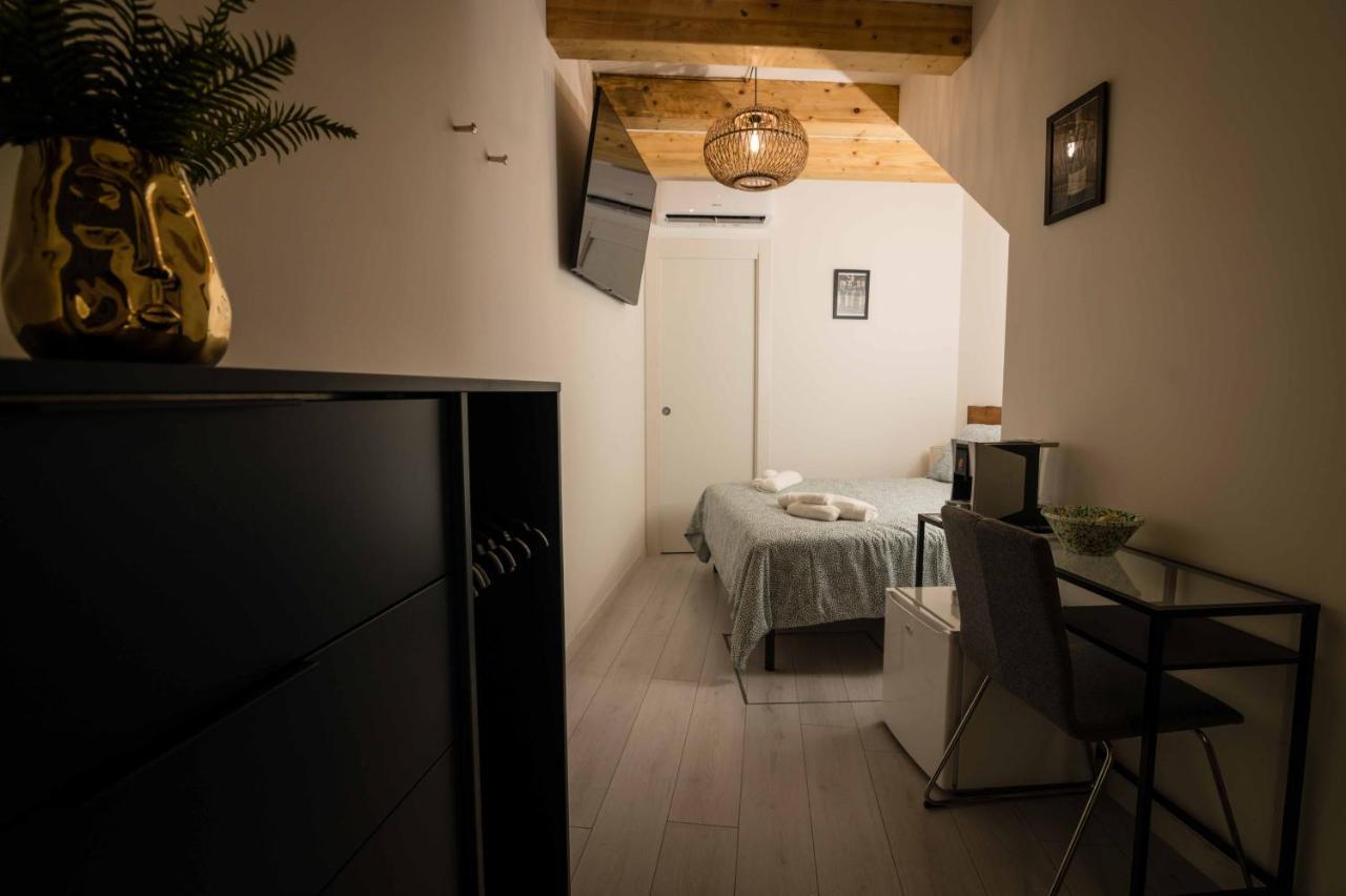 The Wine Room Castelbuono  Exterior photo