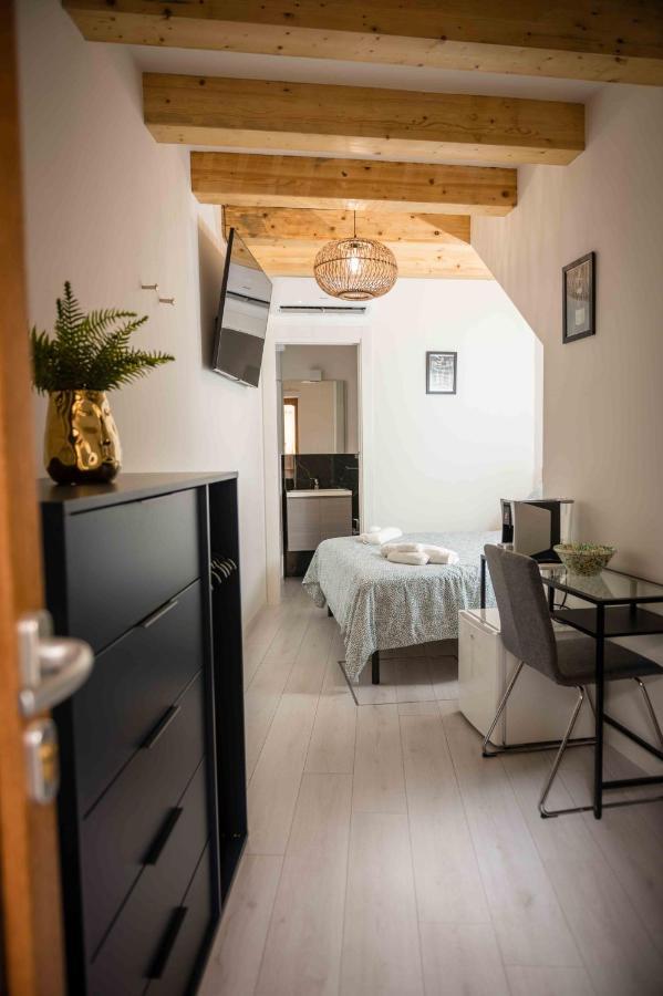The Wine Room Castelbuono  Exterior photo